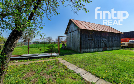 Na predaj rodinný dom s veľkým pozemkom | Komárovce