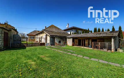Na predaj rodinný dom s veľkým pozemkom | Komárovce