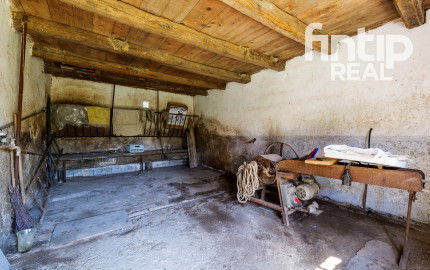 Na predaj rodinný dom s veľkým pozemkom | Komárovce