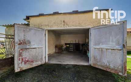 Na predaj rodinný dom s veľkým pozemkom | Komárovce