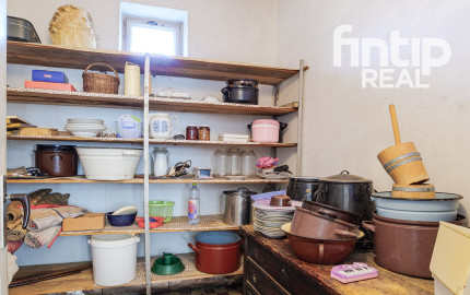 Na predaj rodinný dom s veľkým pozemkom | Komárovce