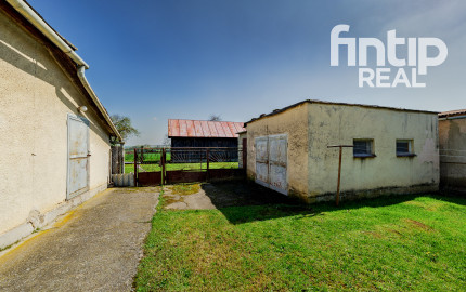 Na predaj rodinný dom s veľkým pozemkom | Komárovce