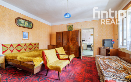 Na predaj rodinný dom s veľkým pozemkom | Komárovce