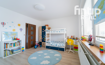 Priestranný 3 izbový byt Berlínska - Ťahanovce