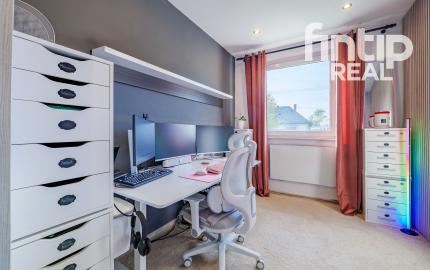 NA PREDAJ: Priestranný rodinný dom po kompletnej rekonštrukcii s bazénom a domčekom pre hostí – Veľká Ida