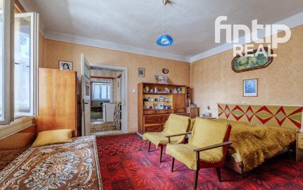 Na predaj rodinný dom s veľkým pozemkom | Komárovce