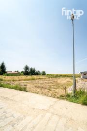 Rovinatý pozemok v dedinke Cestice