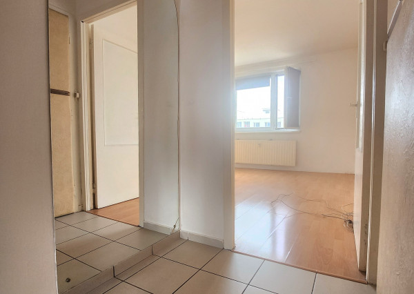 PREDANÝ  !!! 2 Izbový byt ulica Bauerová , sídlisko KVP