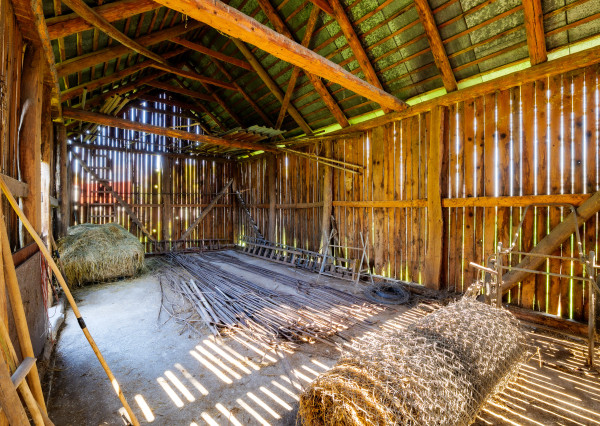 Na predaj rodinný dom s veľkým pozemkom | Komárovce