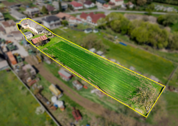 Na predaj rodinný dom s veľkým pozemkom | Komárovce