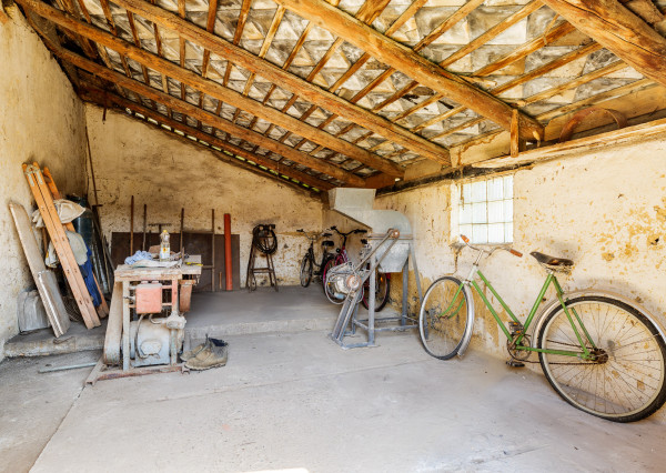Na predaj rodinný dom s veľkým pozemkom | Komárovce