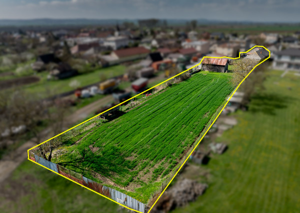 Na predaj rodinný dom s veľkým pozemkom | Komárovce