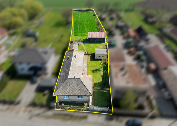 Na predaj rodinný dom s veľkým pozemkom | Komárovce