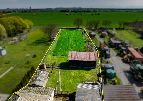 Na predaj rodinný dom s veľkým pozemkom | Komárovce