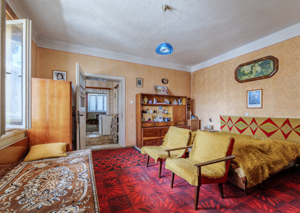 Na predaj rodinný dom s veľkým pozemkom | Komárovce