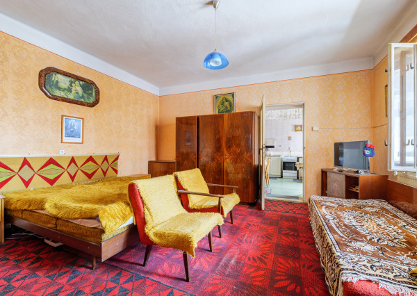 Na predaj rodinný dom s veľkým pozemkom | Komárovce