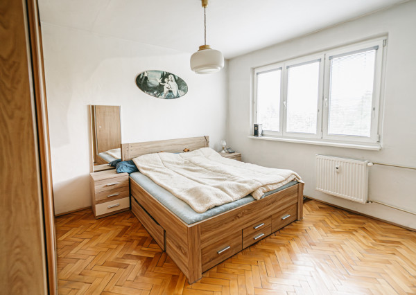 Priestranný 3 izbový byt ulica Študentská