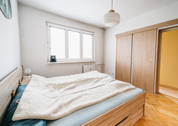 Priestranný 3 izbový byt ulica Študentská