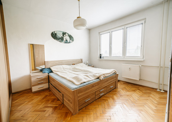 Priestranný 3 izbový byt ulica Študentská