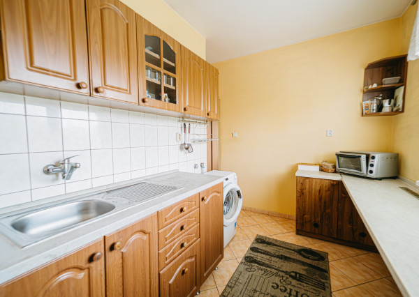 Priestranný 3 izbový byt ulica Študentská