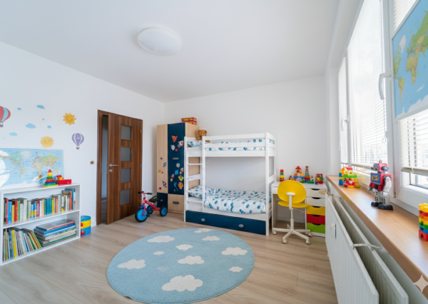 Priestranný 3 izbový byt Berlínska - Ťahanovce